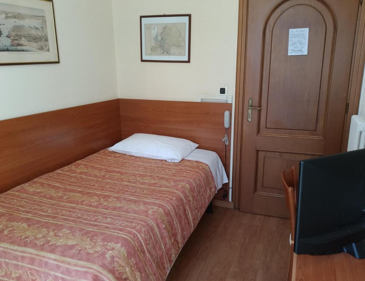Hotel Lucciola Bordighera Εξωτερικό φωτογραφία