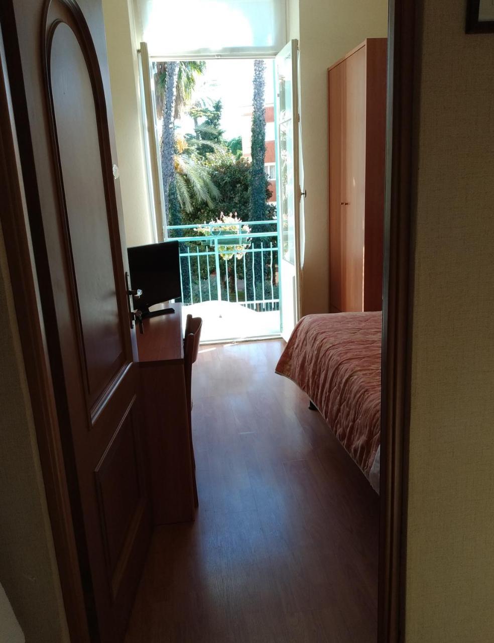 Hotel Lucciola Bordighera Εξωτερικό φωτογραφία